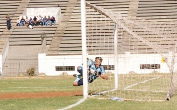 Le Stade Marocain s’enfonce : Statu quo en tête du peloton