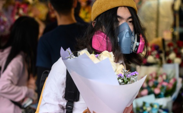 Insolite : Les masques remplacent les fleurs