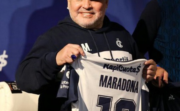 Maradona: "J'aimerais que nous les Napolitains ayons un Messi"