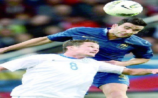 Défenses: charnières instables, latéraux revanchards