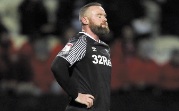 Rooney : Les joueurs en Angleterre presque traités comme des cobayes