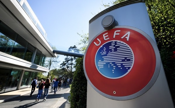 L'UEFA formalise le report des finales de C1 et C3
