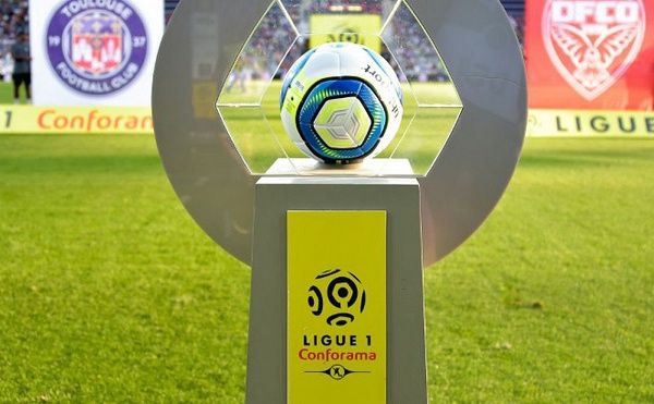 Clubs et joueurs de foot du championnat de France d'accord pour baisser les salaires