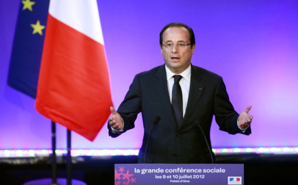Zone Euro: Hollande traverse la Manche pour aborder la coopération et les divergences
