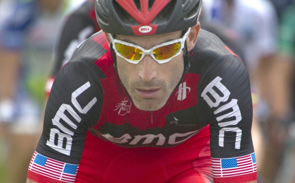 Dopage: Le système Armstrong vacille avec la suspension à vie de trois proches