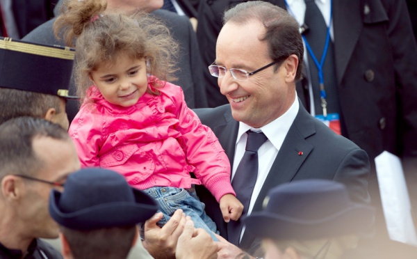 14 juillet: Hollande s’offre un bain de foule dans les jardins de l’Elysée