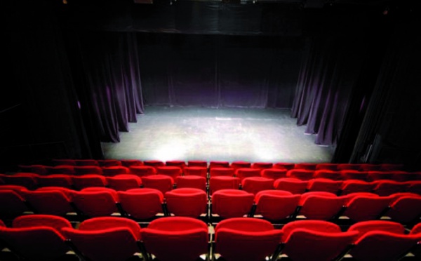 «Ni Est, ni Ouest» de Kamel Nuseirat: Une pièce de théâtre brise le tabou des relations entre Palestiniens et Jordaniens