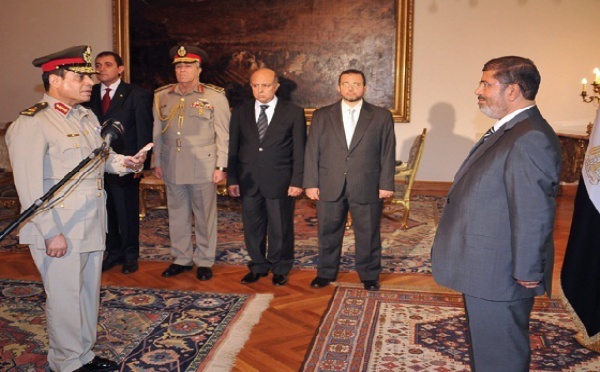 Le président Morsi limite les prérogatives de l’armée égyptienne : Hussein Tantaoui et Sami Anan en prennent pour leurs grades