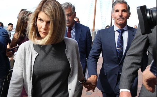 ​Lori Loughlin plaide coupable et passe par la case prison