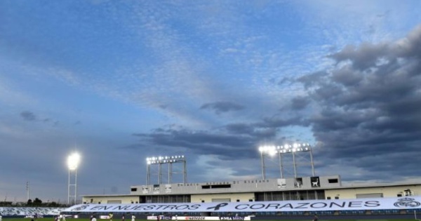 ​Le public des stades européens devra encore patienter