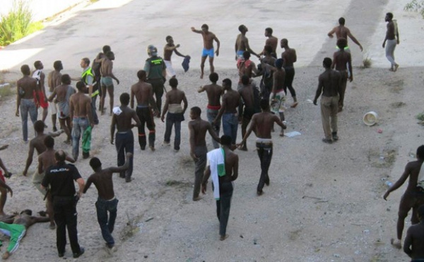 Assaut massif d’immigrés subsahariens : La police avorte une tentative d’accès par la force à Mellilia
