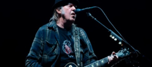 ​Neil Young porte plainte contre Trump pour l’empêcher d’utiliser ses chansons