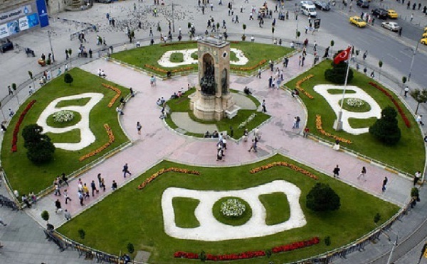 La place Taksim d’Istanbul en chantier et en pleine polémique