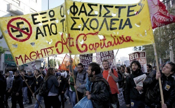 Crise dans la zone euro  : Les Européens s’appliquent à renforcer la solidarité et à aider la Grèce