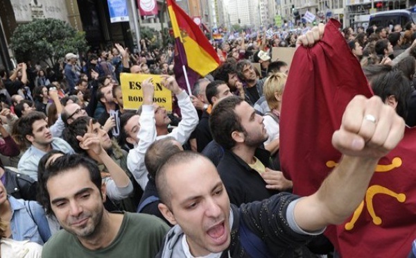 La tension monte en Espagne : Manifestations à Madrid contre la politique d’austérité