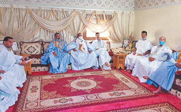 Chioukhs des tribus sahraouies et ONG de Dakhla-Oued Eddahab dénoncent les provocations des ennemis de notre intégrité territoriale