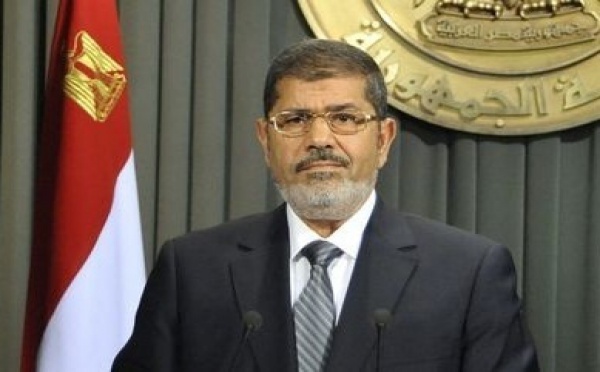 Après l’adoption de la Constitution controversée en Egypte : Morsi annonce un remaniement du gouvernement