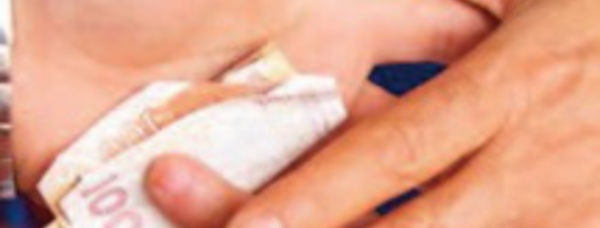 Transparency monte au créneau