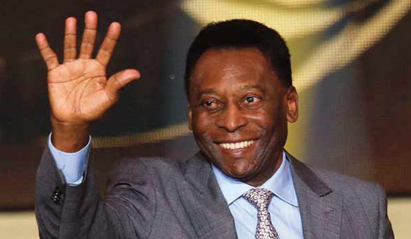 Confiné en raison du coronavirus, Pelé fête ses 80 ans avec humour
