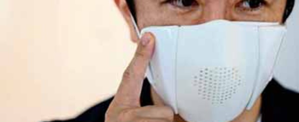 Des masques high-tech capables de traduire, filtrer et surveiller