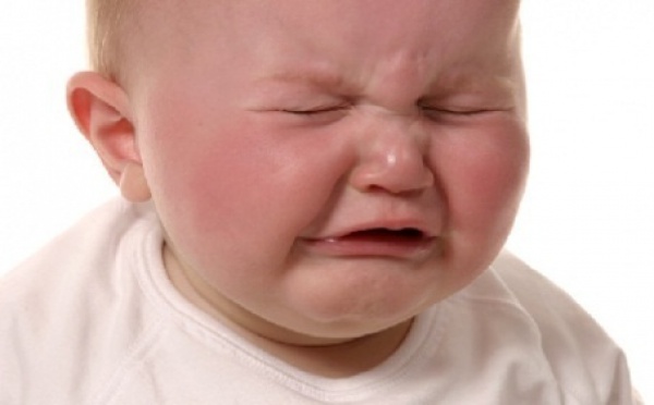 Laissez votre bébé pleurer : c'est pour son bien !