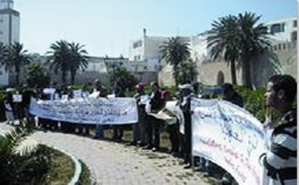 Les fonctionnaires protestent contre Al Omrane à Essaouira