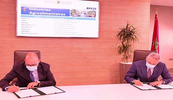 Signature de 17 conventions d’investissement pour relancer l’industrie