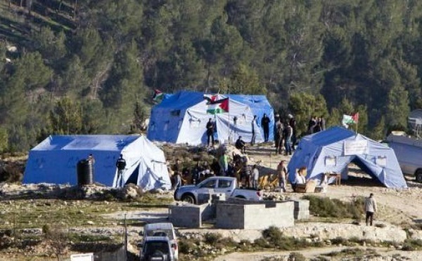 Des Palestiniens érigent un village de toile près de Jérusalem