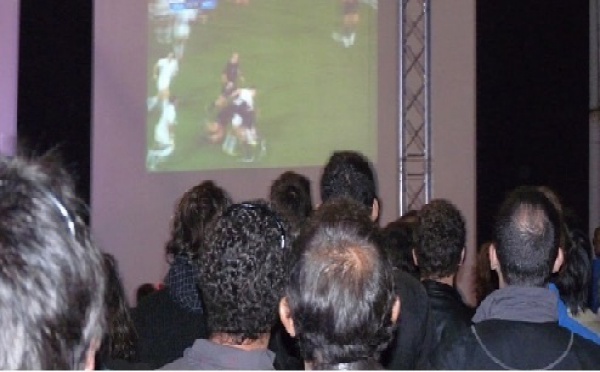 Entre Algériens et Tunisiens de Paris, “on aime se chambrer”