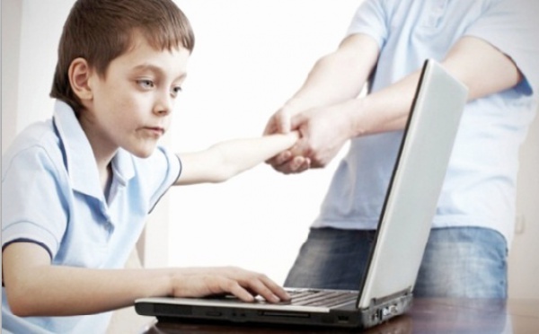 Internet ferait-il plus de mal que de bien ?