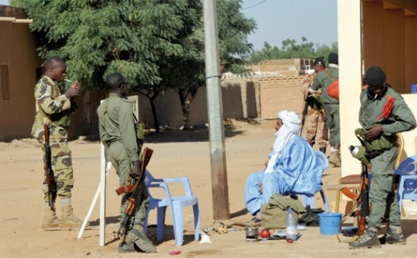 Mutinerie et attentat suicide au Mali Tessalit reprise