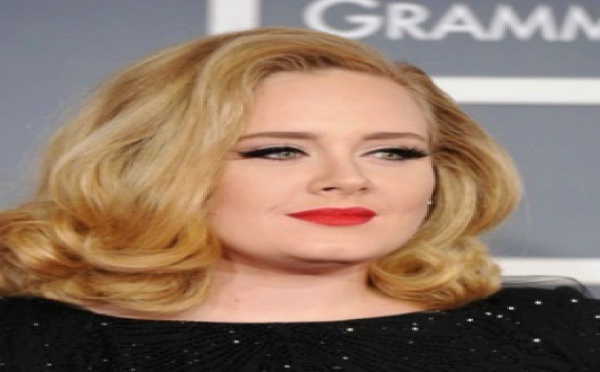 Adele gagne 52 000 euros par jour…