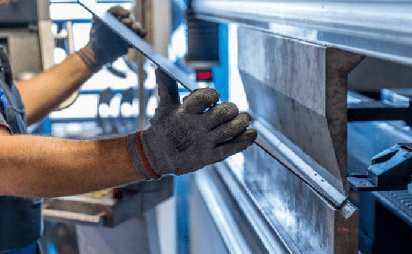 L’IPIEM hors raffinage recule pour le deuxième trimestre consécutif