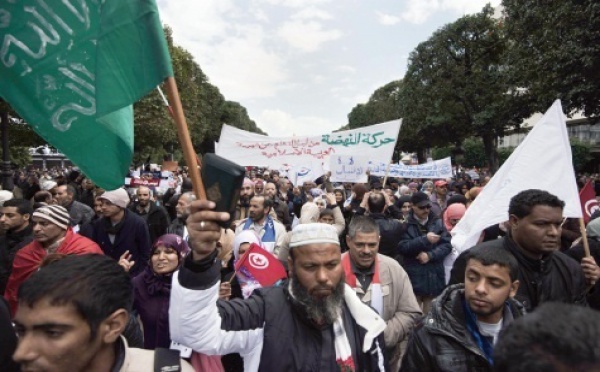 Les islamistes tunisiens promettent de rester au pouvoir