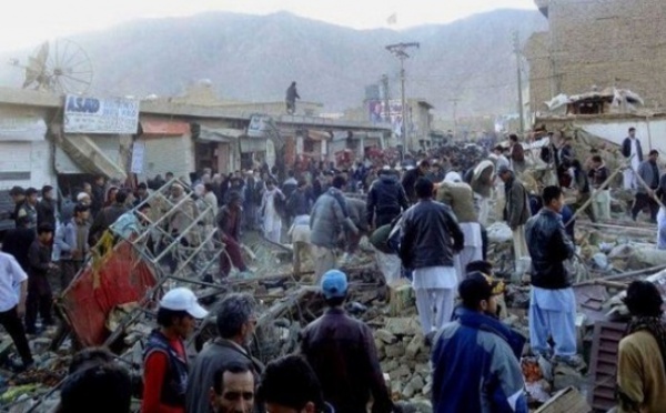 L’explosion d’un camion  piégé fait  81 morts au Pakistan