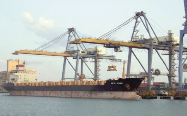 Allègement du déficit commercial en janvier