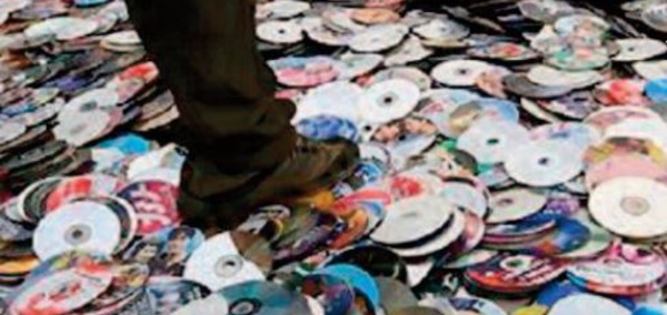 Le CCM détruit une grande quantité de CD et de DVD piratés
