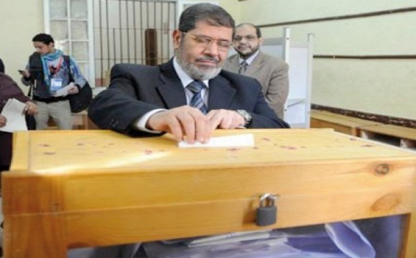 Morsi fixe les législatives pour fin avril en Egypte