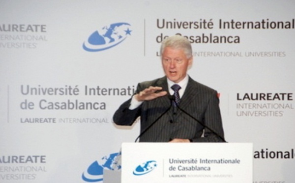 Bill Clinton prêche la bonne parole à Casablanca