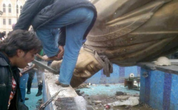 La première capitale provinciale de Syrie tombe aux mains des rebelles