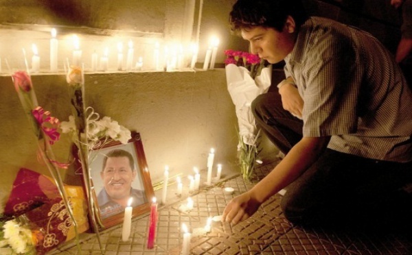 Le commandant président Hugo Chavez Frias est décédé