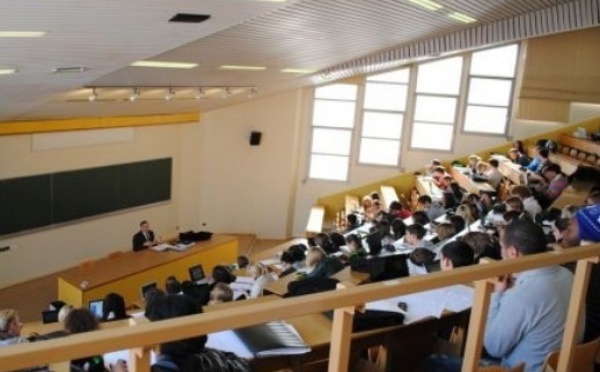 Les étudiants de la licence  professionnelle privés de leurs diplômes