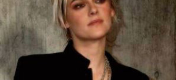Kristen Stewart méconnaissable dans la peau de Lady Di