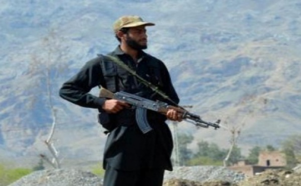 L'armée pakistanaise traque les talibans dans les régions démunies et reculées