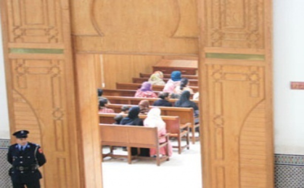 Report de l'examen de l'affaire du meurtre de Laâyoune