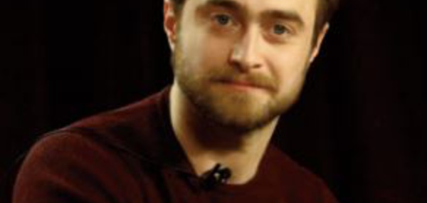 Daniel Radcliffe avoue être “ gêné” par sa prestation dans les premiers volets d’Harry Potter