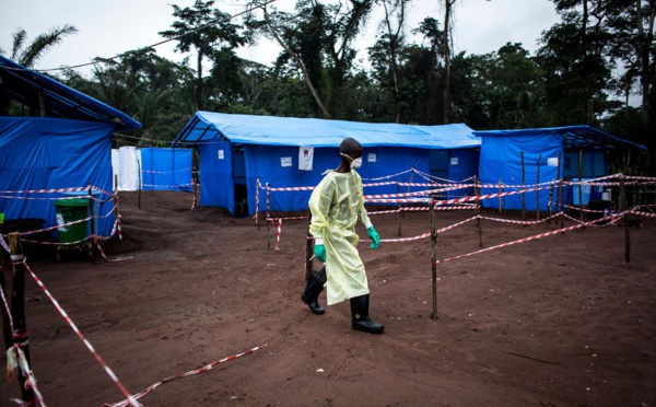 La Guinée lance la vaccination anti-Ebola pour en finir “ en 6 semaines ”