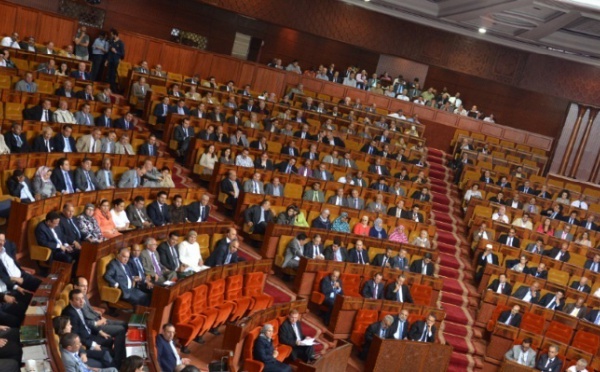 Au Parlement, l’opposition se mobilise contre les coupes budgétaires