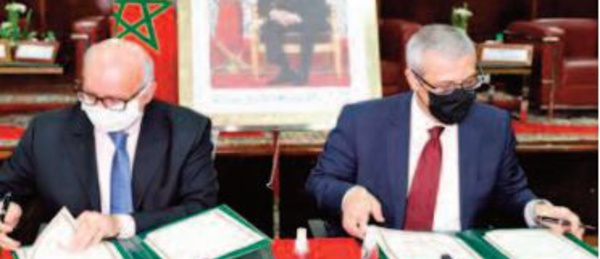 Signature d' une convention de partenariat entre le ministère de la Justice et la CNDP