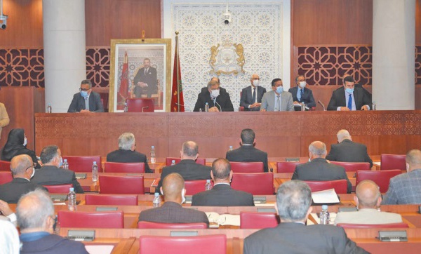 Débats parlementaires à propos du cumul des mandats sur fond de compromis